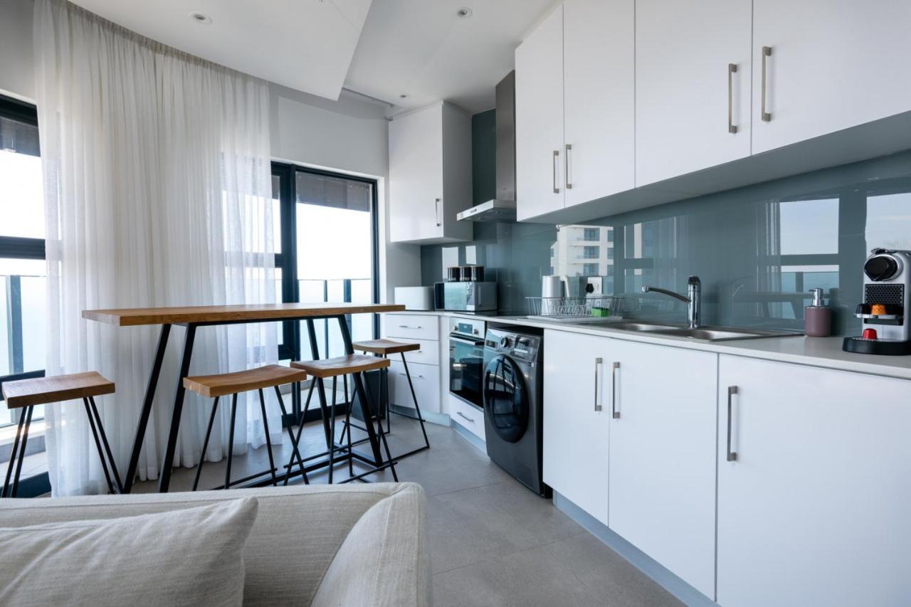 Opulent Oceans 2505 With Sea Views